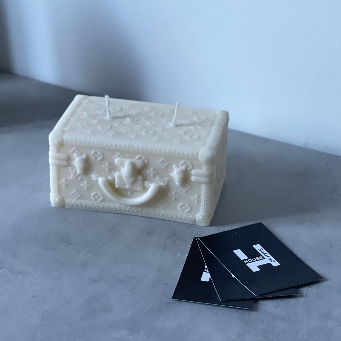 LV Trunk Candle