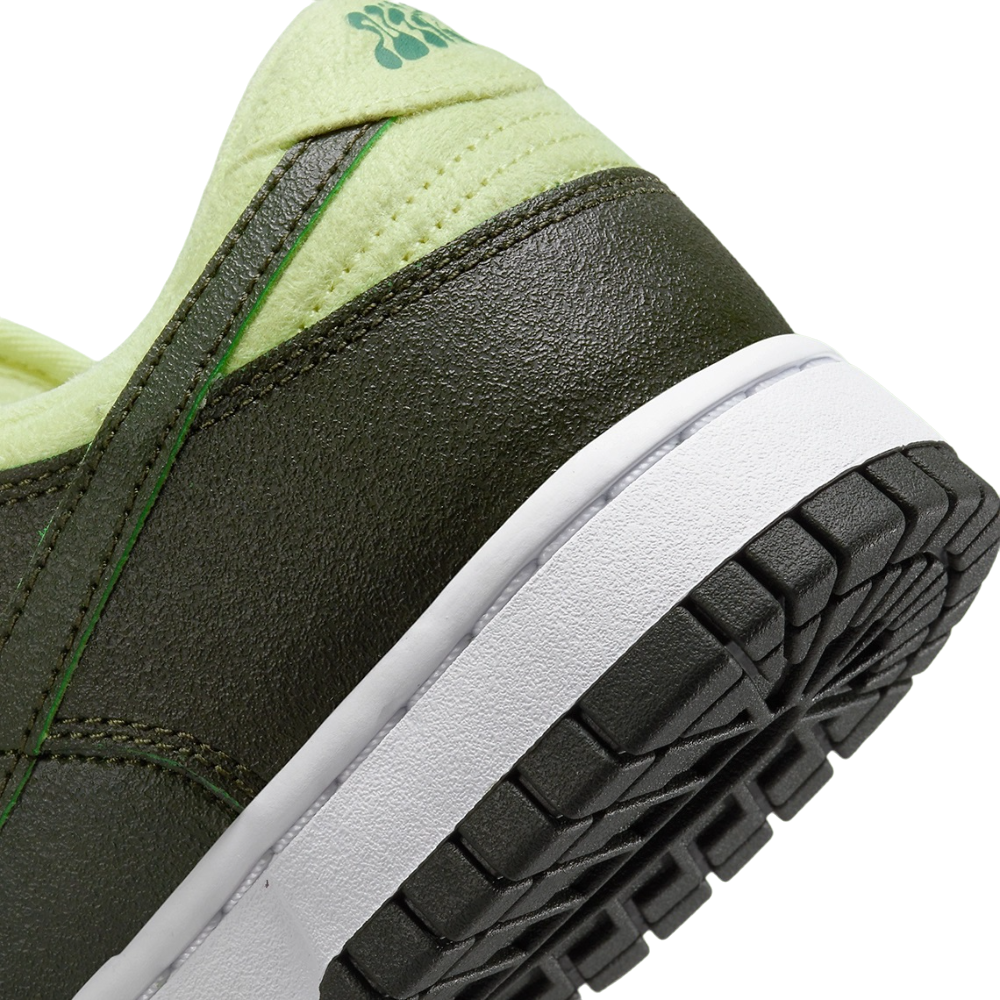 Nike Dunk Low - Avocado (W)