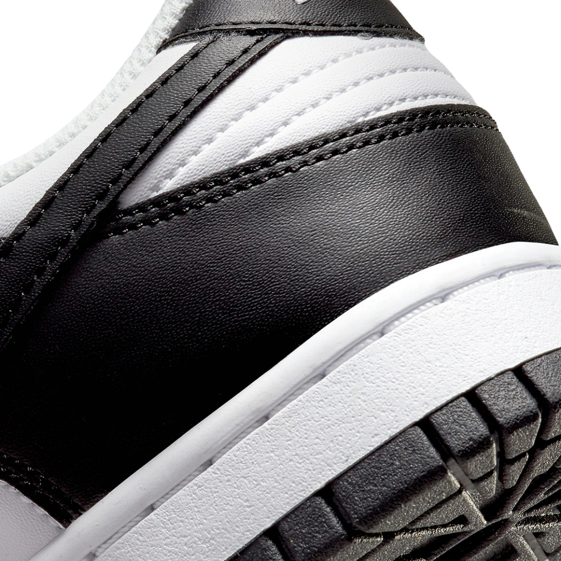 Nike Dunk Low - Next Nature Panda (W)