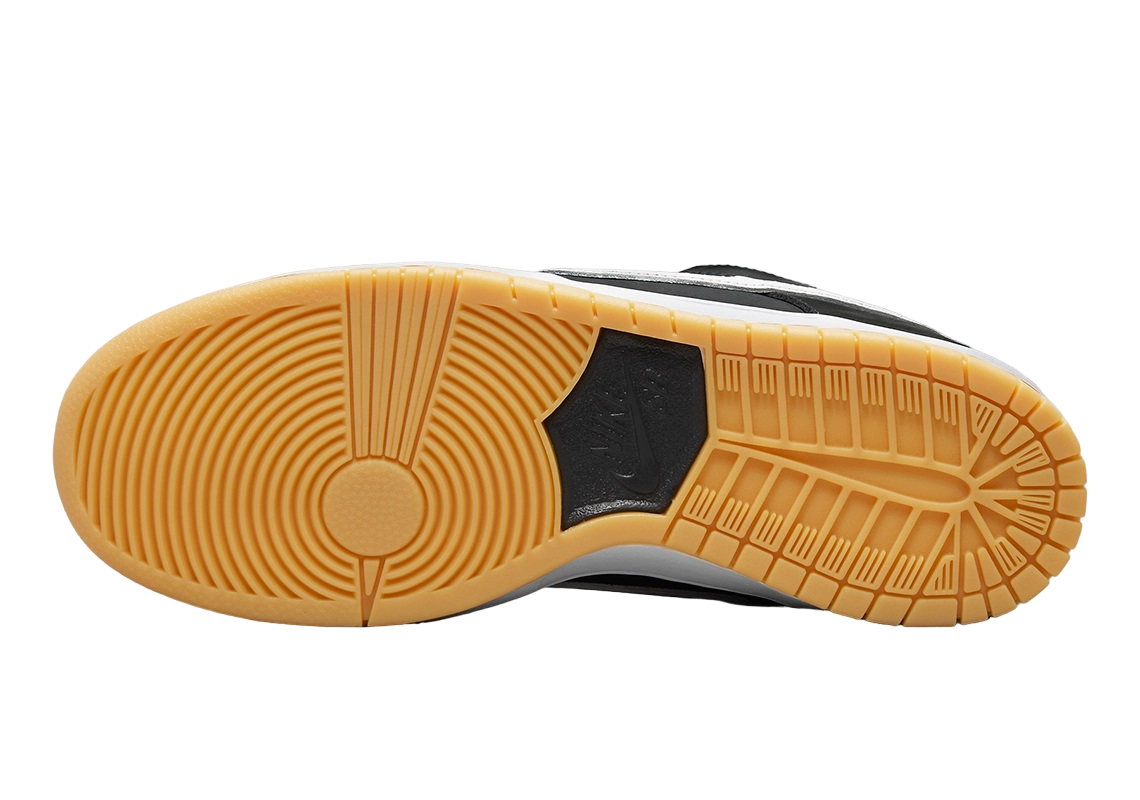 Nike SB Dunk Low Pro - Black Gum