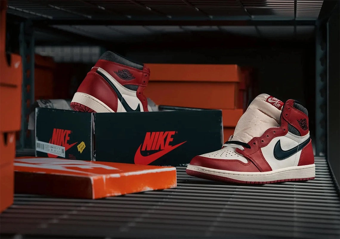 Air Jordan 1 High OG - Chicago "Lost & Found"