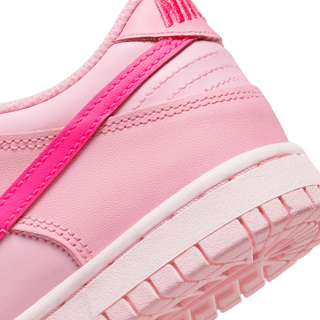 Nike Dunk Low - Triple Pink